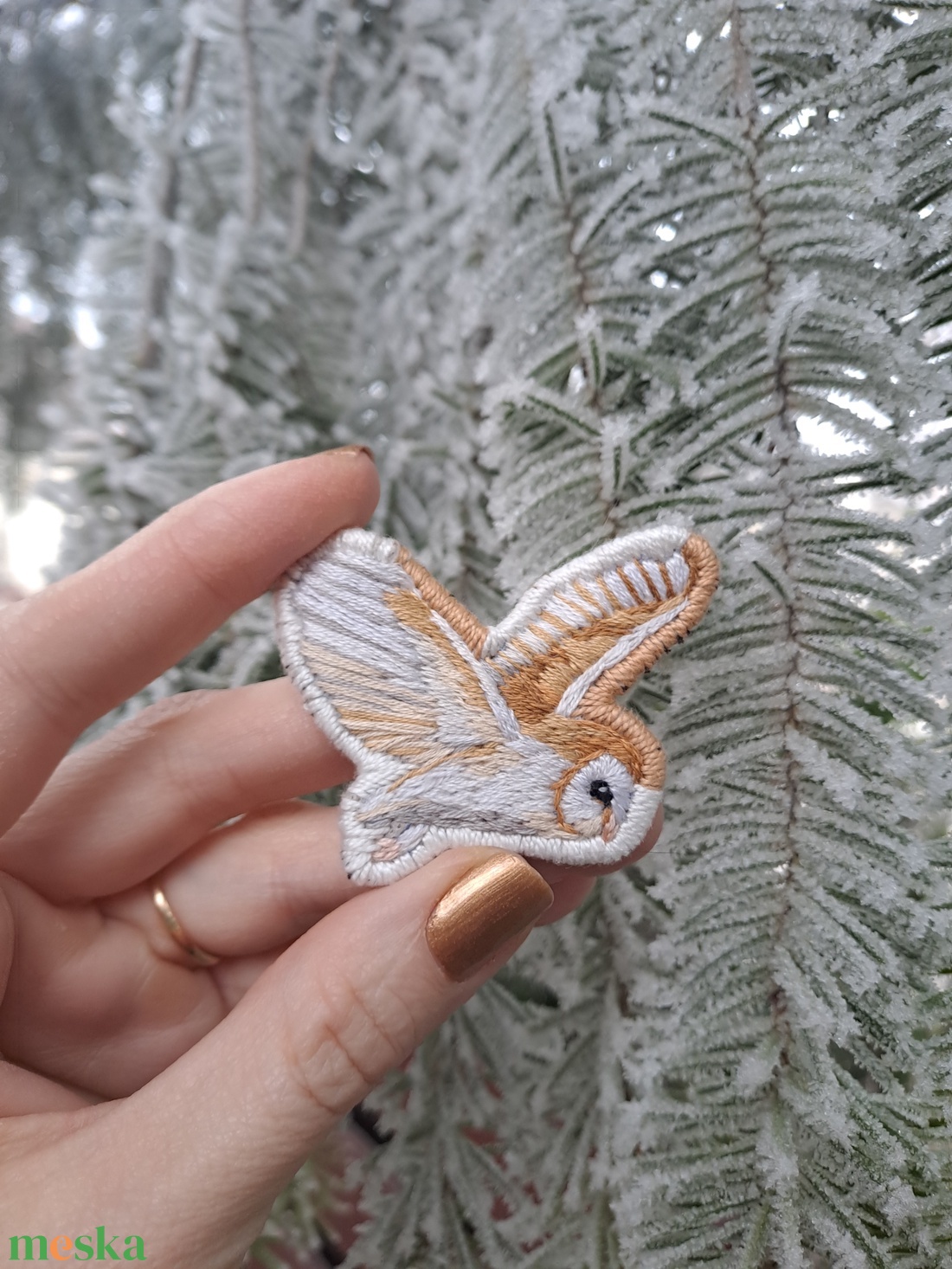 Kézzel hímzett gyöngybagoly bross - ékszer - kitűző és bross - kitűző - Meska.hu Kézzel hímzett gyöngybagoly bross - ékszer - kitűző és bross - kitűző - Meska.hu