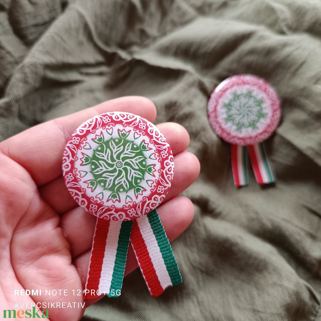 Kokárda kitűző - 2 db - ékszer - kitűző és bross - kitűző - Meska.hu Kokárda kitűző - 2 db - ékszer - kitűző és bross - kitűző - Meska.hu
