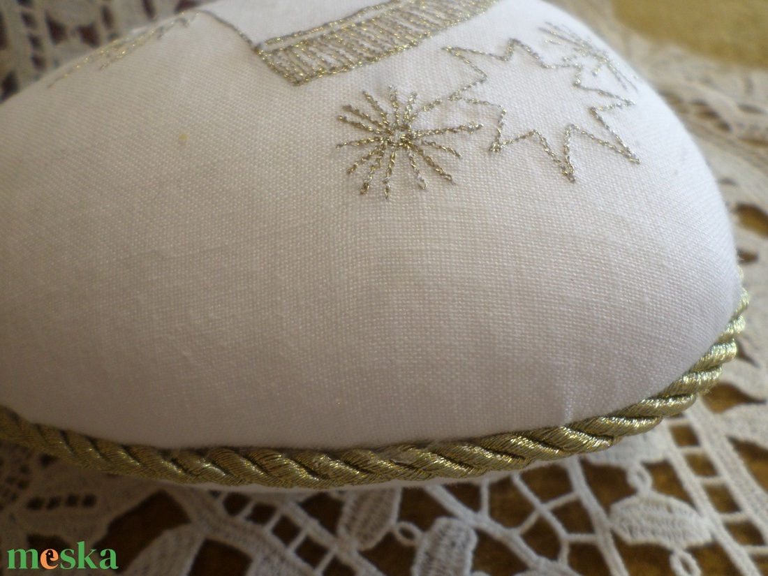 Hímzett angyalkás duci szív/dekoráció.  - otthon & életmód - dekoráció - ajtó- és ablak dekoráció - ablakdísz - Meska.hu