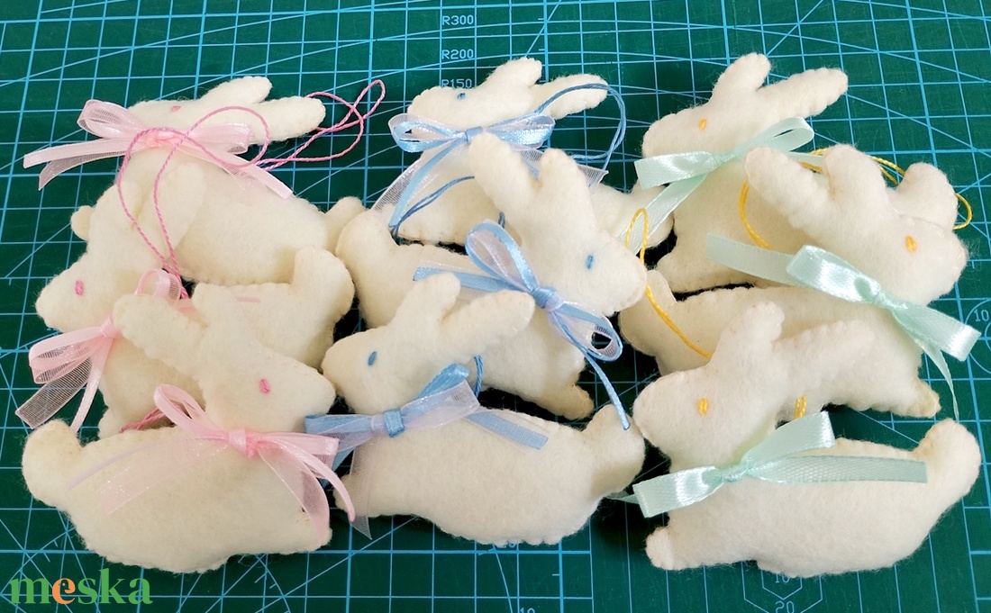 3db filc nyuszi 215-217 - ünnepi díszek, dekorációk - húsvéti díszek és dekorációk - húsvéti tojásfadíszek - Meska.hu