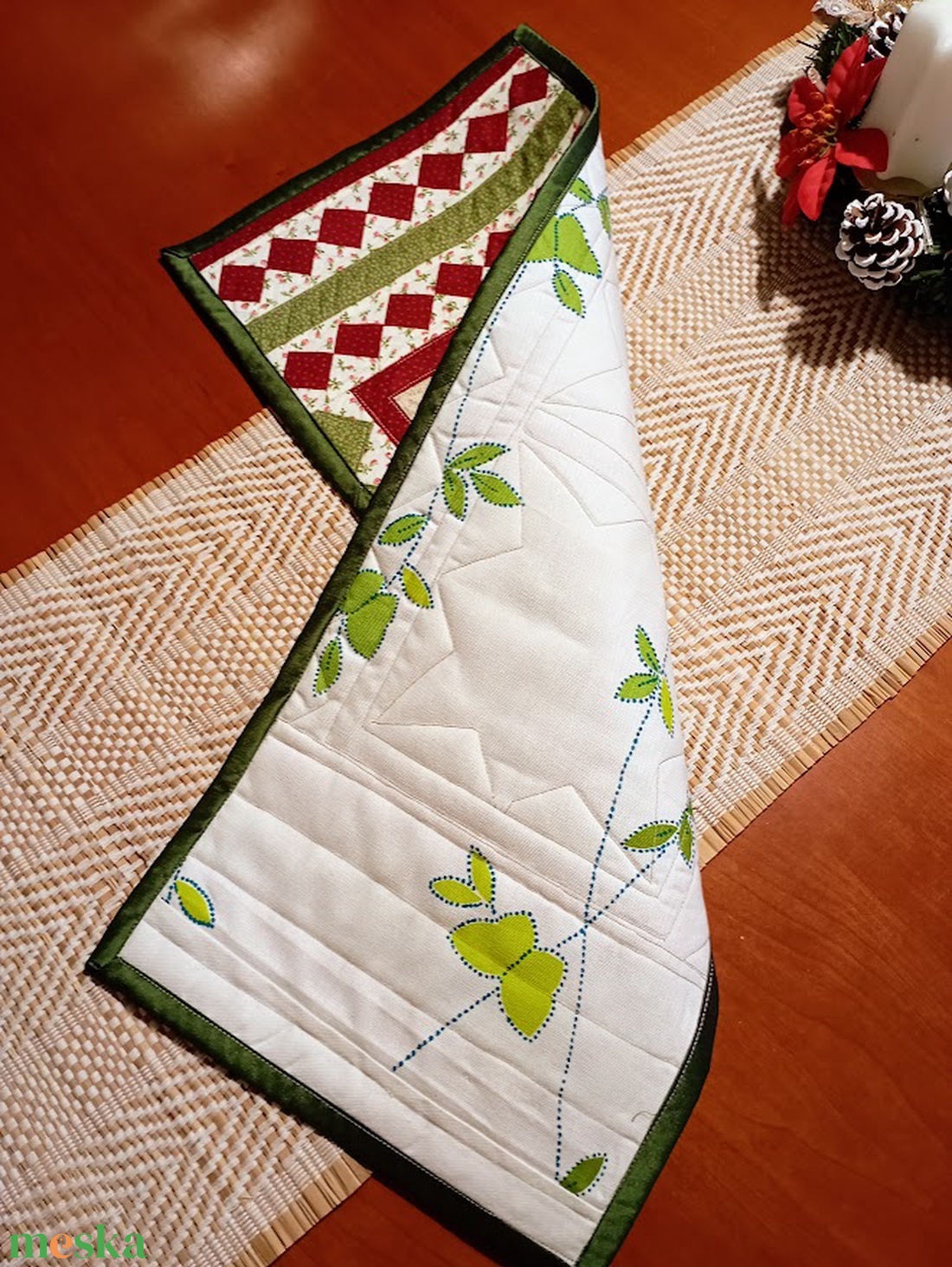 Patchwork terítő - karácsonyi - karácsony - karácsonyi lakásdekoráció - ünnepi asztaldekoráció - Meska.hu