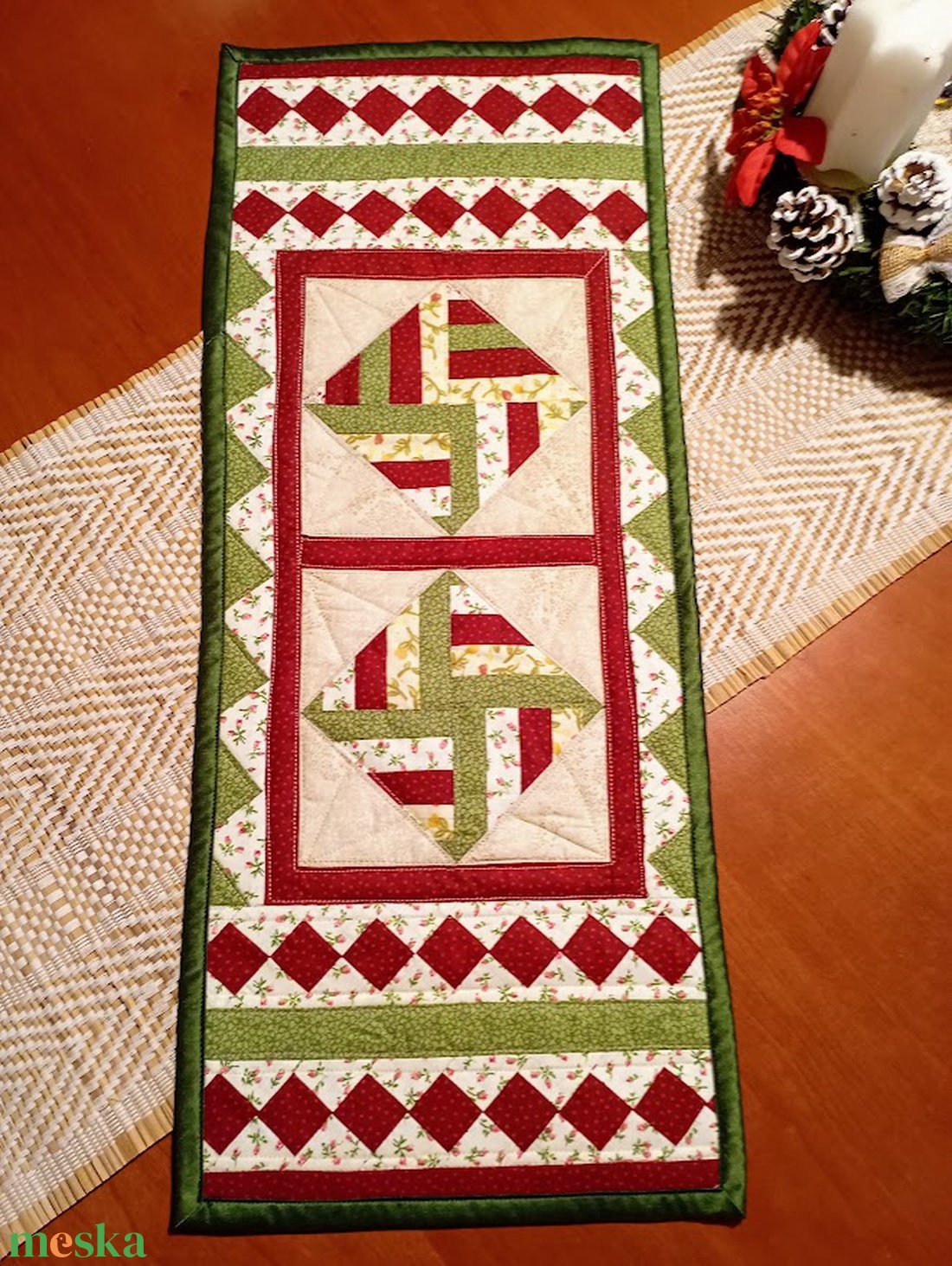 Patchwork terítő - karácsonyi - karácsony - karácsonyi lakásdekoráció - ünnepi asztaldekoráció - Meska.hu