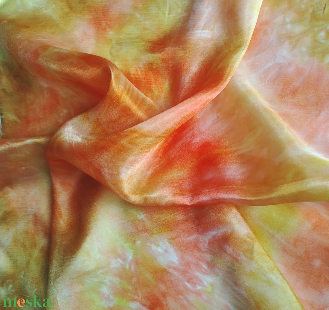 Aranyló nap selyemkendő  - ruha & divat - sál, sapka, kendő - kendő - Meska.hu