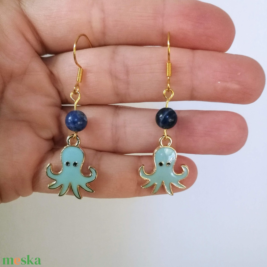 Kék polip - Oktopus fülbevaló, szodalit gyönggyel - ékszer - fülbevaló - lógó fülbevaló - Meska.hu Kék polip - Oktopus fülbevaló, szodalit gyönggyel - ékszer - fülbevaló - lógó fülbevaló - Meska.hu