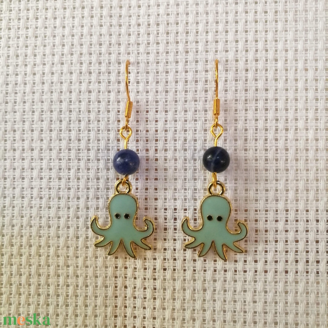 Kék polip - Oktopus fülbevaló, szodalit gyönggyel - ékszer - fülbevaló - lógó fülbevaló - Meska.hu Kék polip - Oktopus fülbevaló, szodalit gyönggyel - ékszer - fülbevaló - lógó fülbevaló - Meska.hu