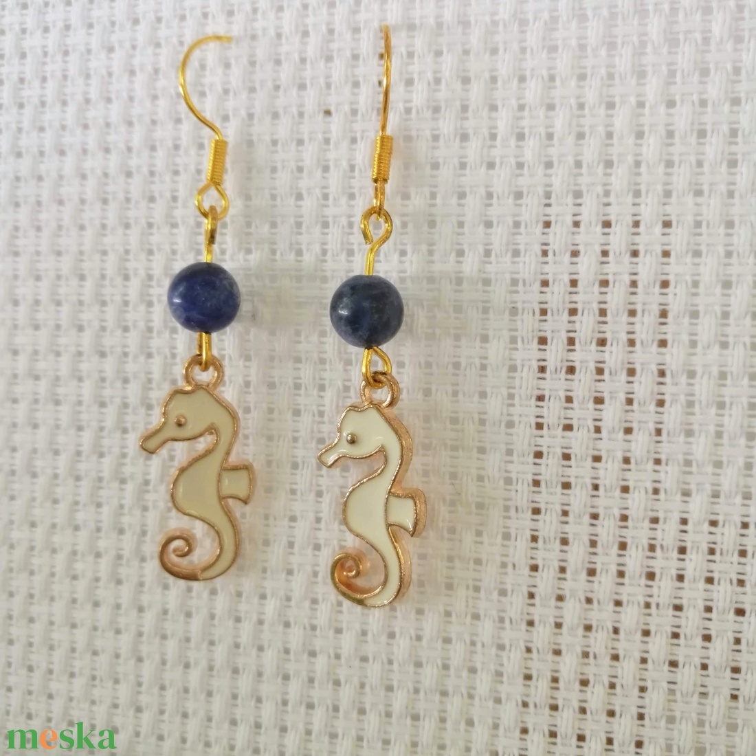 Tengeri Csikóhal - Seahorse fülbevaló szodalit gyönggyel - ékszer - fülbevaló - lógó fülbevaló - Meska.hu Tengeri Csikóhal - Seahorse fülbevaló szodalit gyönggyel - ékszer - fülbevaló - lógó fülbevaló - Meska.hu