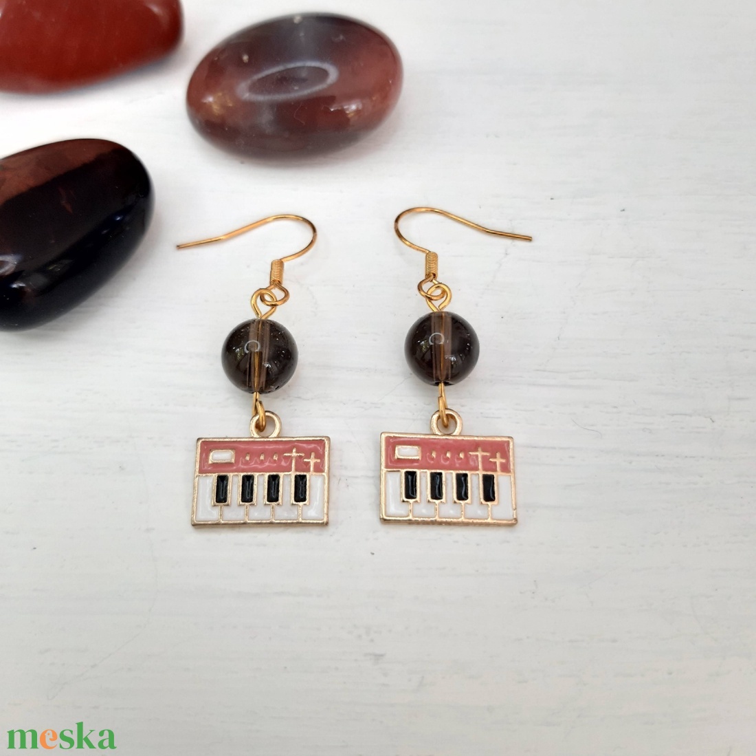 Zongora fülbevaló ásvány gyönggyel - ékszer - fülbevaló - lógó fülbevaló - Meska.hu