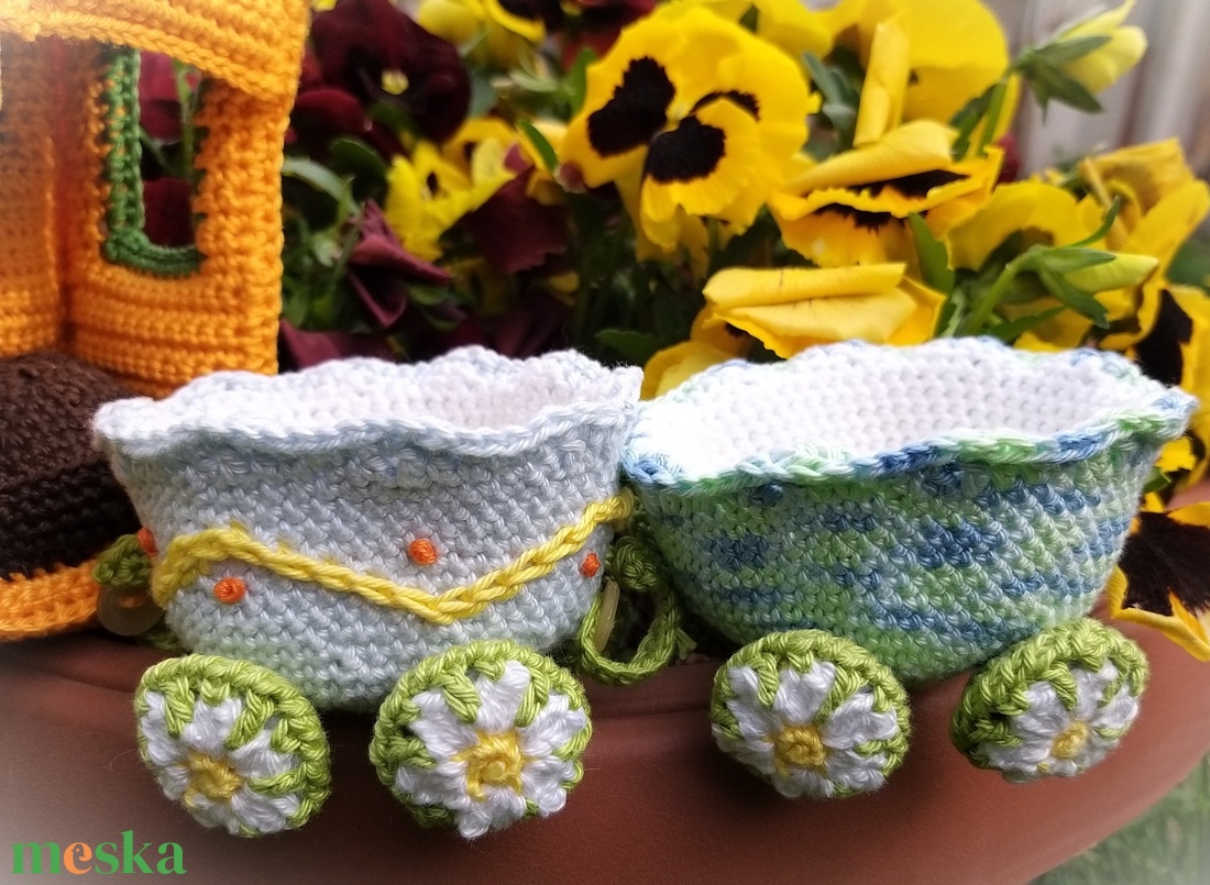 Tavaszi expressz (horgolt vonat) - játék & sport - plüssállat & játékfigura - plüss autó & motor - Meska.hu