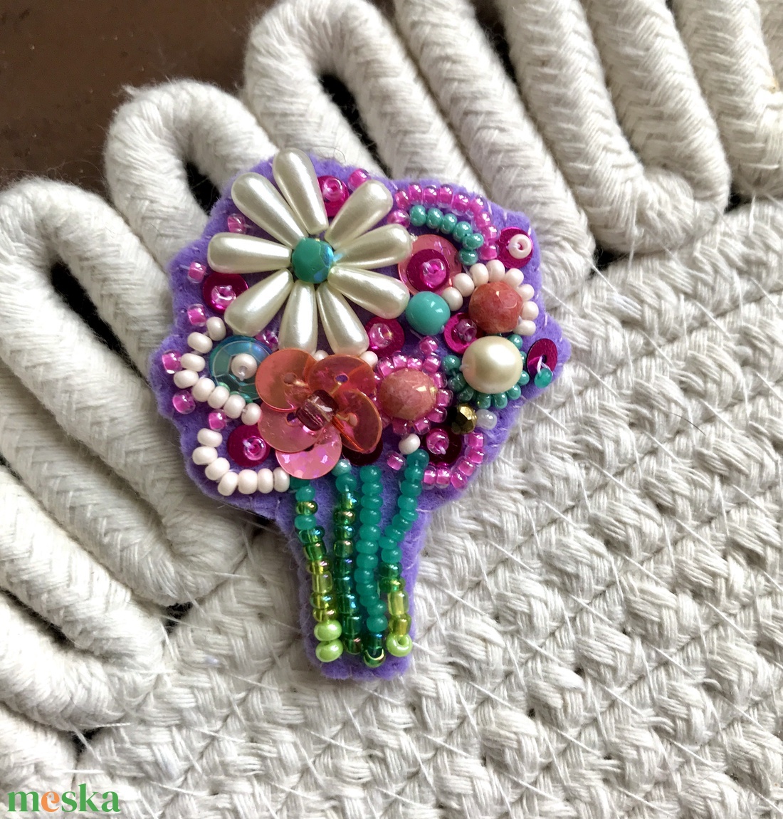 Virágcsokor kitűző - ékszer - kitűző és bross - kitűző - Meska.hu Virágcsokor kitűző - ékszer - kitűző és bross - kitűző - Meska.hu