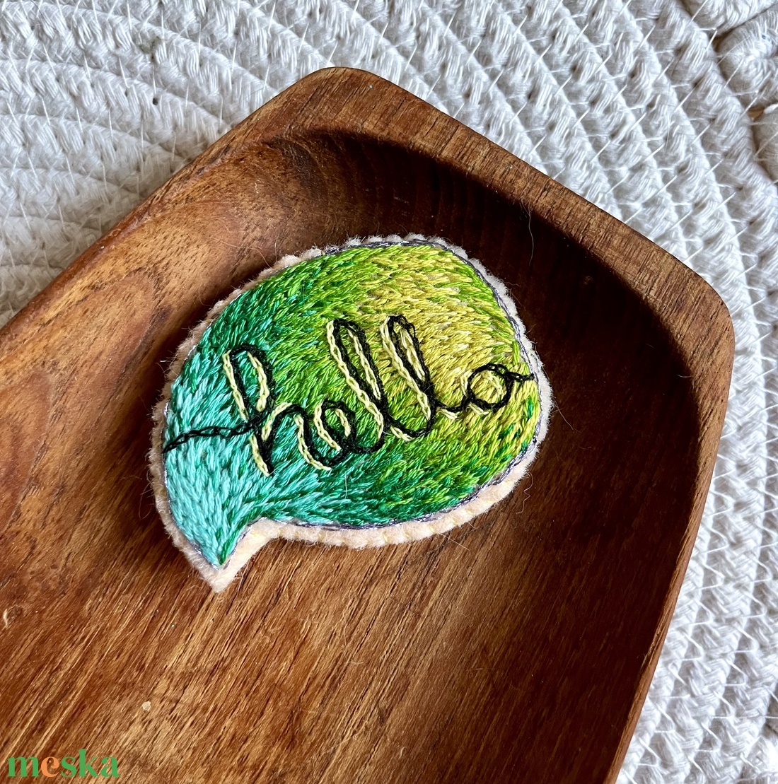 Hello kitűző - esküvő - kiegészítők - kitűző - Meska.hu