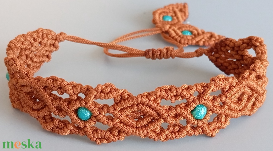 Mikromakramé karkötő - ékszer - karkötő - gyöngyös karkötő - Meska.hu