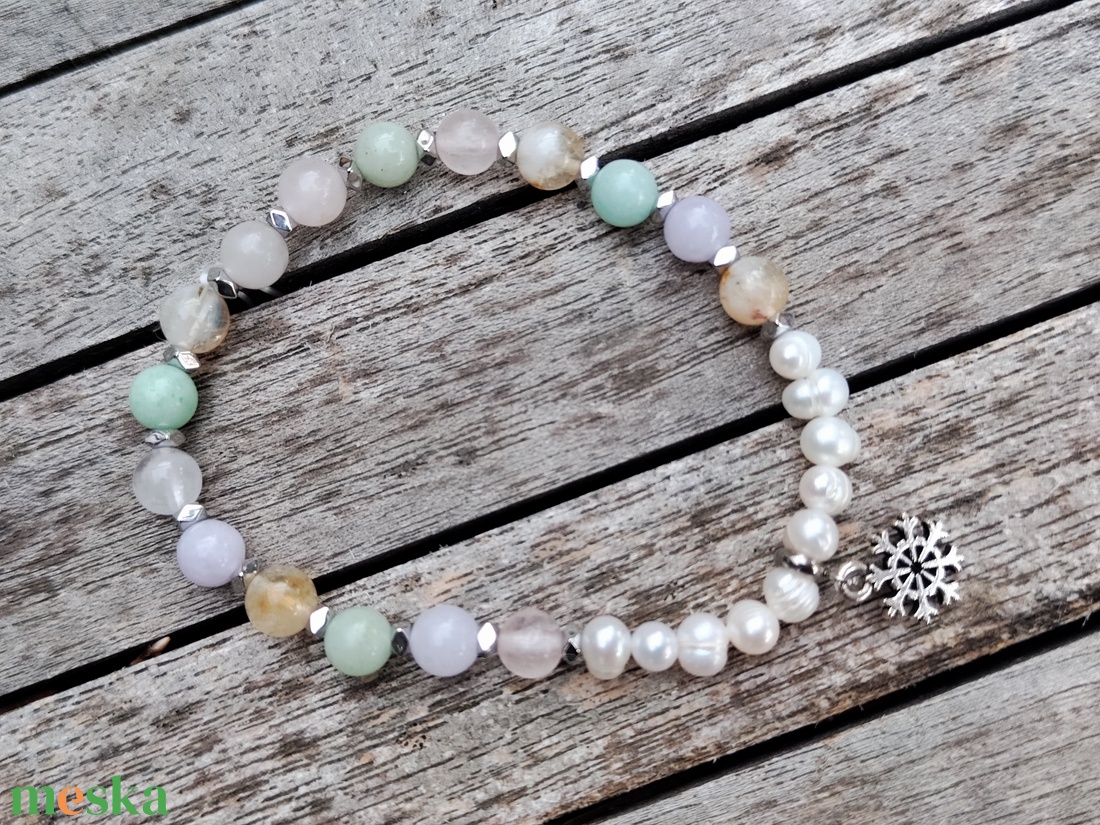 Karácsonyi ásványgyöngy karkötő  - ékszer - karkötő - gyöngyös karkötő - Meska.hu