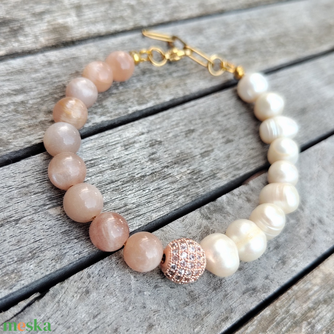 Ásványgyöngy karkötő tenyésztett gyönggyel - ékszer - karkötő - gyöngyös karkötő - Meska.hu