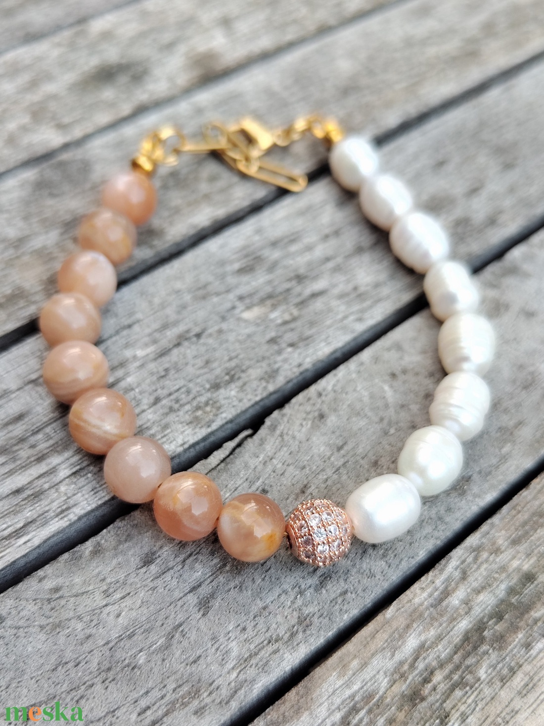 Ásványgyöngy karkötő tenyésztett gyönggyel - ékszer - karkötő - gyöngyös karkötő - Meska.hu