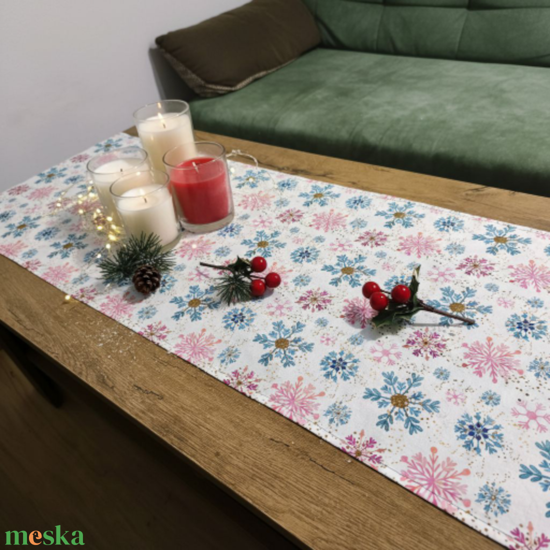 Hópehelyhes, karácsonyi asztali futó, futó terítő  - otthon & életmód - konyhafelszerelés, tálalás - tálalás - terítő - Meska.hu