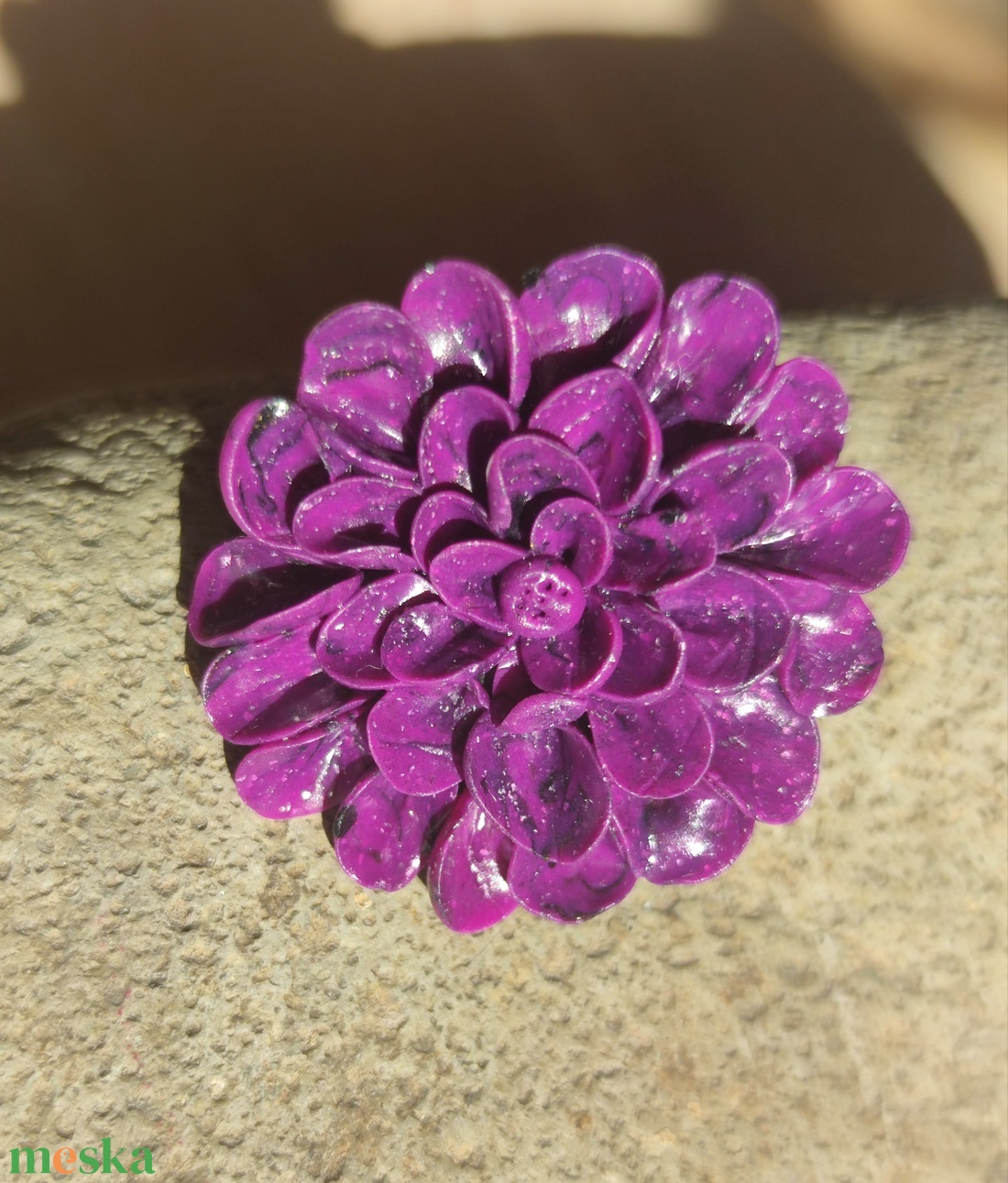 Sötét magenta színű, virág alakú bross - ékszer - kitűző és bross - kitűző - Meska.hu Sötét magenta színű, virág alakú bross - ékszer - kitűző és bross - kitűző - Meska.hu