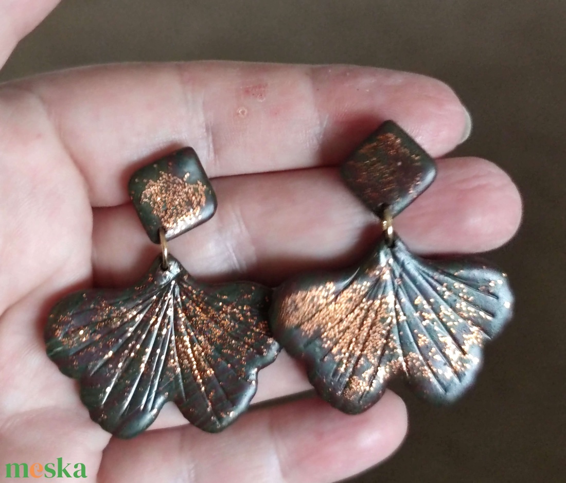 Csillogó bronz páfrányfenyő levél alakú fülbevaló - modern elegancia - ékszer - fülbevaló - lógó fülbevaló - Meska.hu Csillogó bronz páfrányfenyő levél alakú fülbevaló - modern elegancia - ékszer - fülbevaló - lógó fülbevaló - Meska.hu