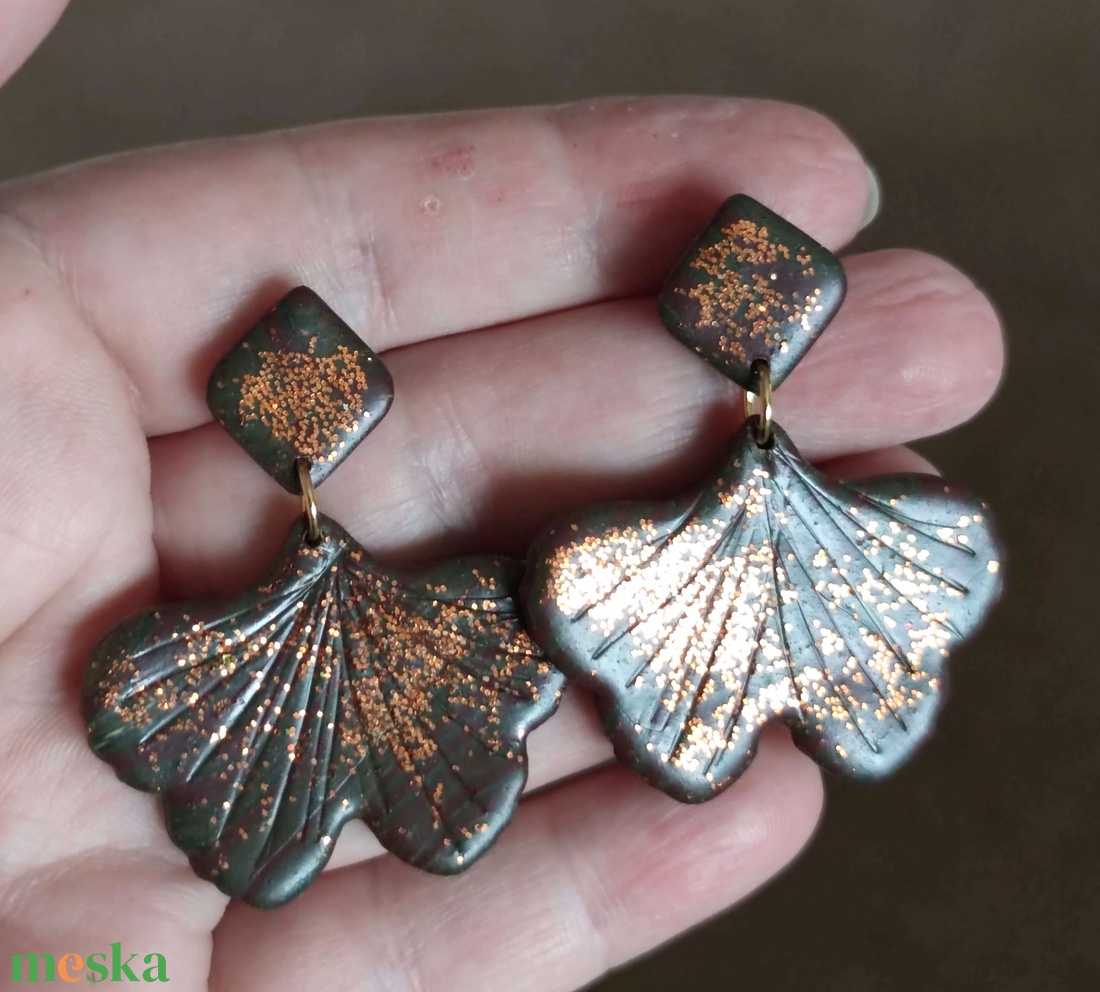 Csillogó bronz páfrányfenyő levél alakú fülbevaló - modern elegancia - ékszer - fülbevaló - lógó fülbevaló - Meska.hu Csillogó bronz páfrányfenyő levél alakú fülbevaló - modern elegancia - ékszer - fülbevaló - lógó fülbevaló - Meska.hu
