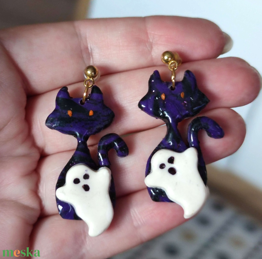 Boszimacsek szellemmel - fülbevaló Halloweenre - ékszer - fülbevaló - lógó fülbevaló - Meska.hu Boszimacsek szellemmel - fülbevaló Halloweenre - ékszer - fülbevaló - lógó fülbevaló - Meska.hu