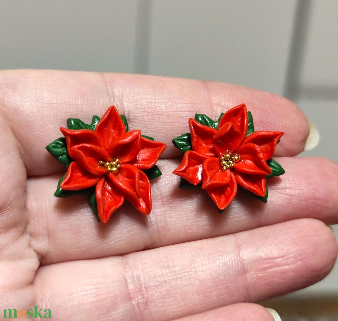 Mikulásvirág pontfülbevaló - ékszer - fülbevaló - pötty fülbevaló - Meska.hu