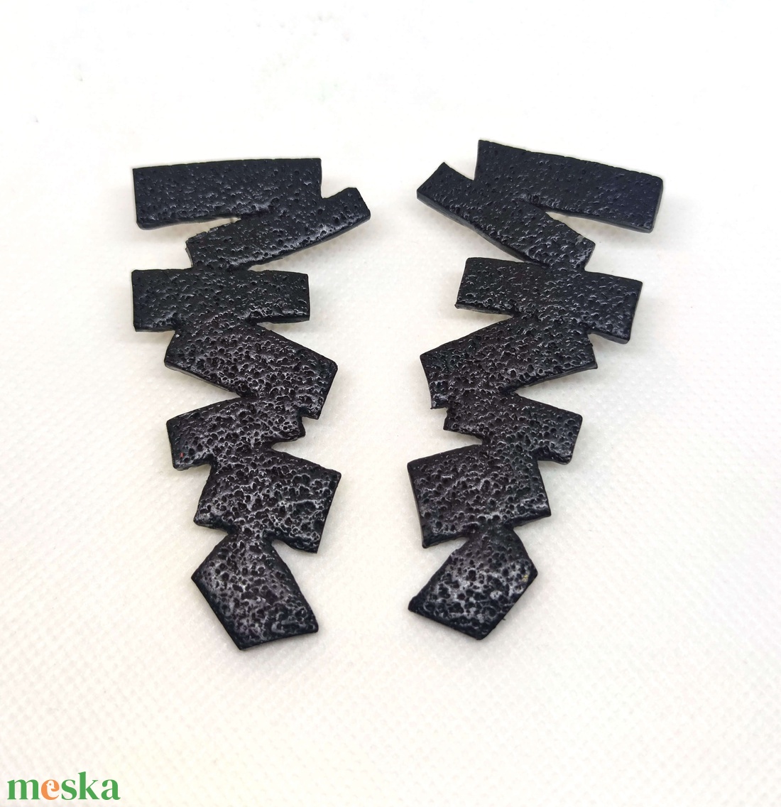 Fekete Szimfónia fülbevaló - ékszer - fülbevaló - lógó fülbevaló - Meska.hu