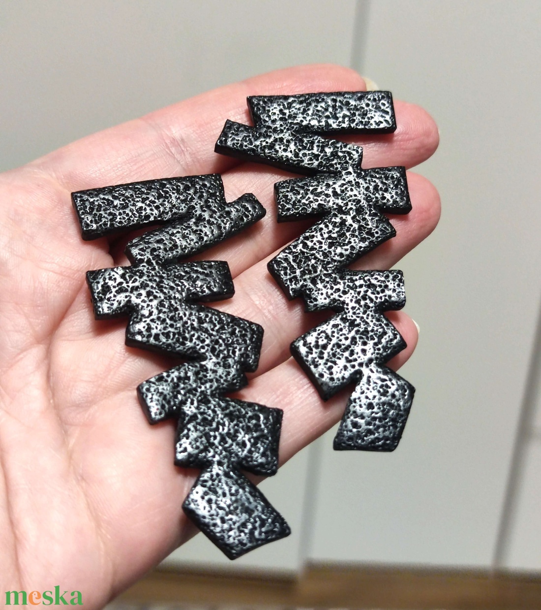 Fekete Szimfónia fülbevaló - ékszer - fülbevaló - lógó fülbevaló - Meska.hu