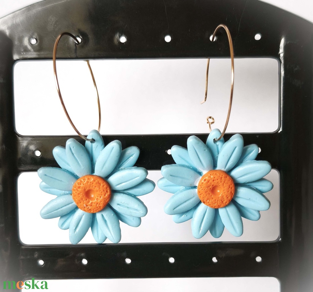Égkék Margaréta fülbevaló - ékszer - fülbevaló - lógó fülbevaló - Meska.hu