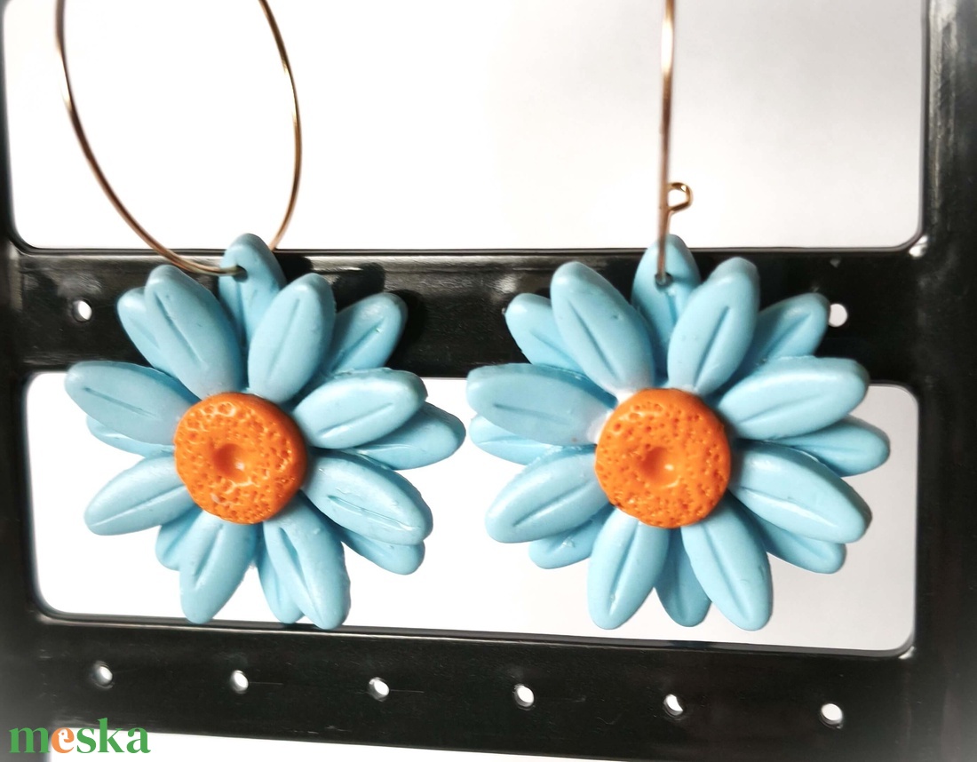 Égkék Margaréta fülbevaló - ékszer - fülbevaló - lógó fülbevaló - Meska.hu