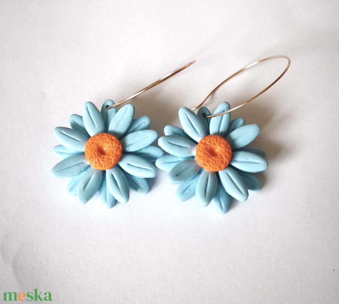 Égkék Margaréta fülbevaló - ékszer - fülbevaló - lógó fülbevaló - Meska.hu