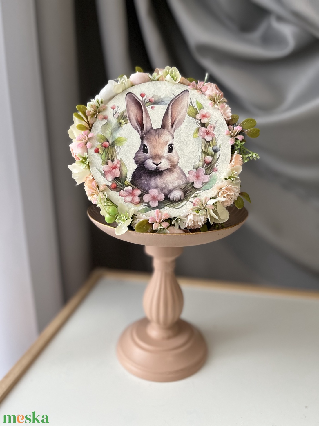 Nyuszis ajtódísz, apróvirágokkal dekorálva - otthon & életmód - dekoráció - ajtó- és ablak dekoráció - ajtódísz & kopogtató - Meska.hu