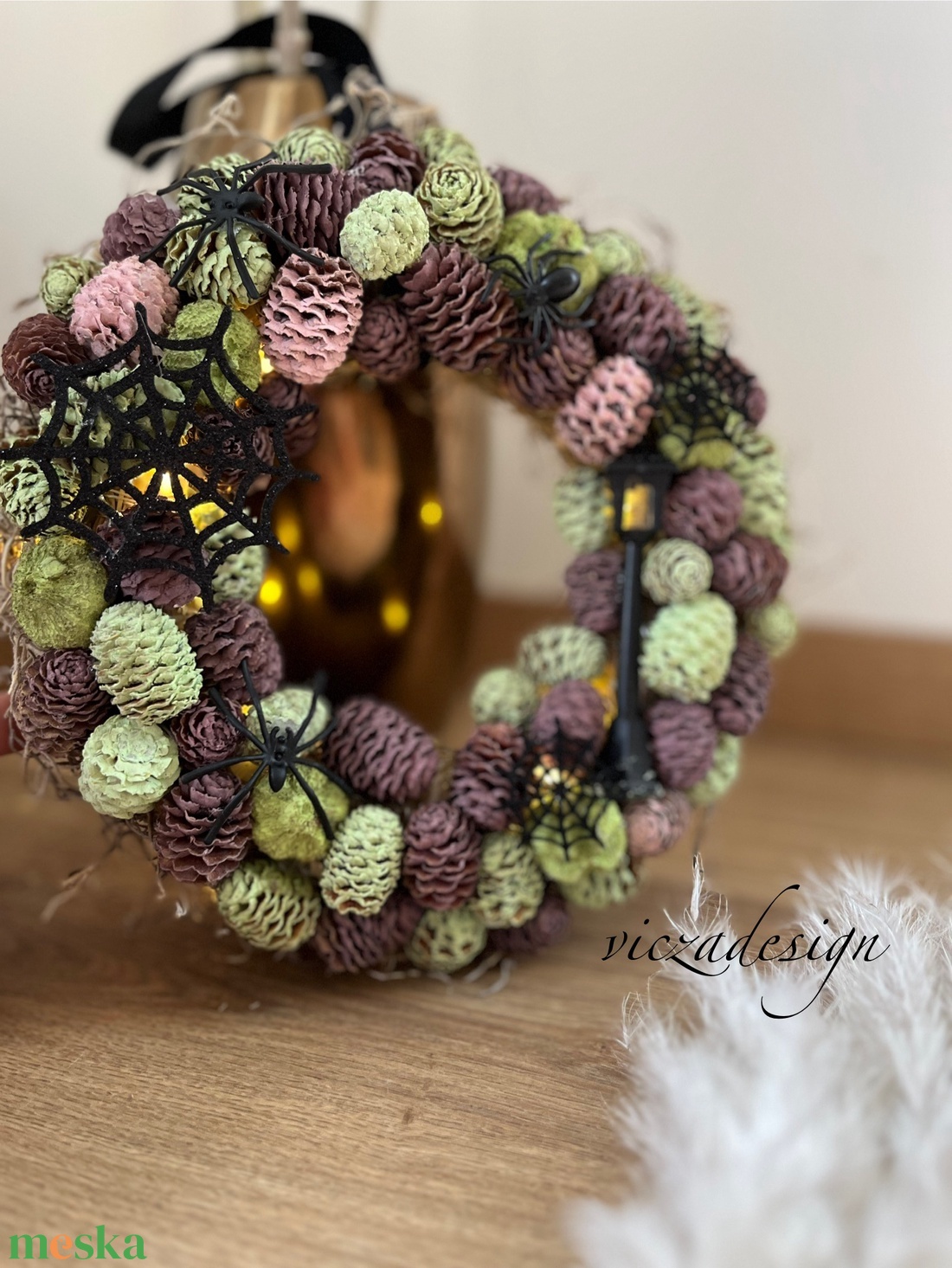 Világító halloweeni ajtódísz, pókok - otthon & életmód - dekoráció - ajtó- és ablak dekoráció - ajtódísz & kopogtató - Meska.hu Világító halloweeni ajtódísz, pókok - otthon & életmód - dekoráció - ajtó- és ablak dekoráció - ajtódísz & kopogtató - Meska.hu