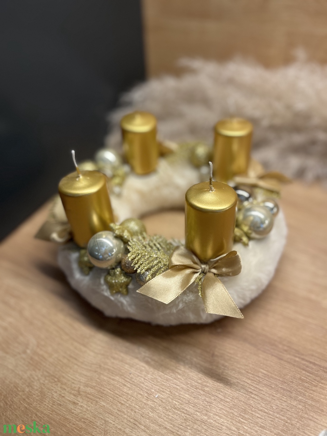 Arany színvilágú adventi dísz, koszorú arany színű gyertyákkal - karácsony - adventi díszek - adventi gyertyadíszek és koszorúdíszek - Meska.hu Arany színvilágú adventi dísz, koszorú arany színű gyertyákkal - karácsony - adventi díszek - adventi gyertyadíszek és koszorúdíszek - Meska.hu
