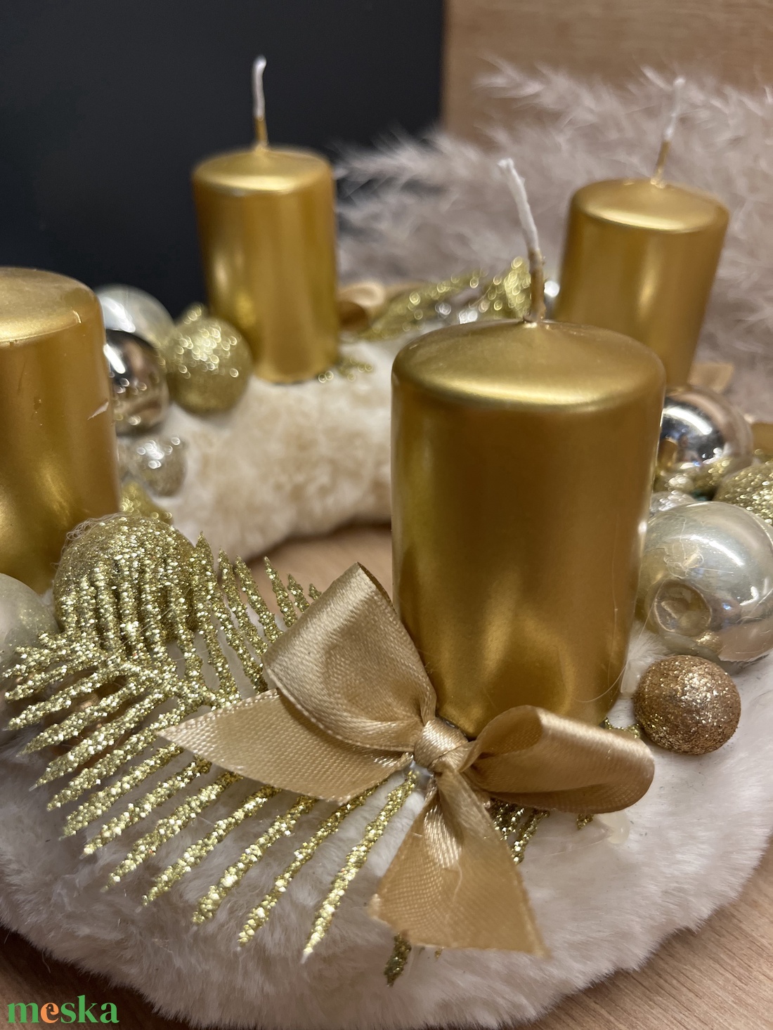 Arany színvilágú adventi dísz, koszorú arany színű gyertyákkal - karácsony - adventi díszek - adventi gyertyadíszek és koszorúdíszek - Meska.hu Arany színvilágú adventi dísz, koszorú arany színű gyertyákkal - karácsony - adventi díszek - adventi gyertyadíszek és koszorúdíszek - Meska.hu