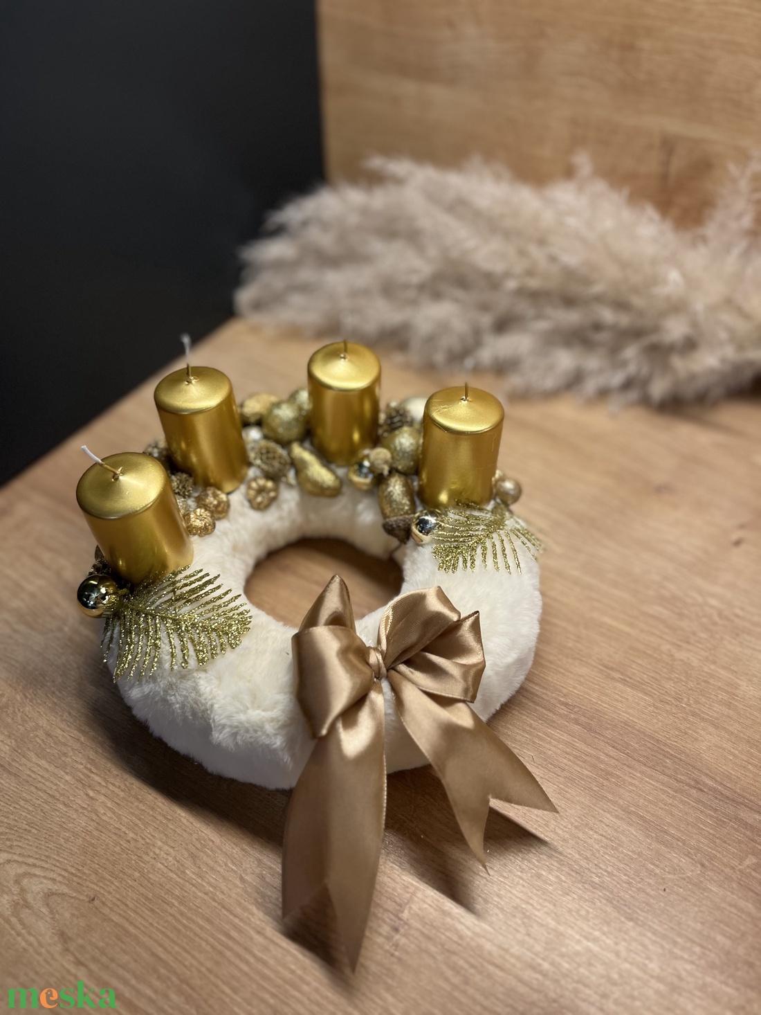 Arany színvilágú adventi dísz, koszorú arany színű gyertyákkal II. - karácsony - adventi díszek - adventi gyertyadíszek és koszorúdíszek - Meska.hu