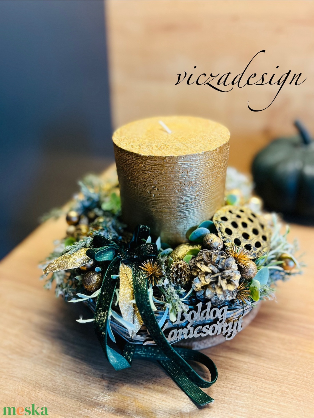 Matt arany és sötétzöld színvilágú adventi dísz, koszorú  természetes hatással - karácsony - adventi díszek - adventi gyertyadíszek és koszorúdíszek - Meska.hu