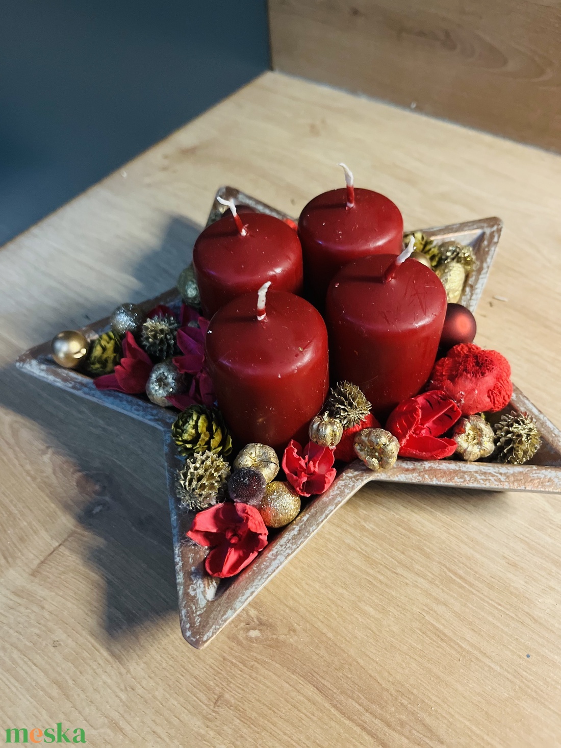 Hagyományos, piros adventi kopogtató és asztaldísz, szett - karácsony - adventi díszek - adventi gyertyadíszek és koszorúdíszek - Meska.hu