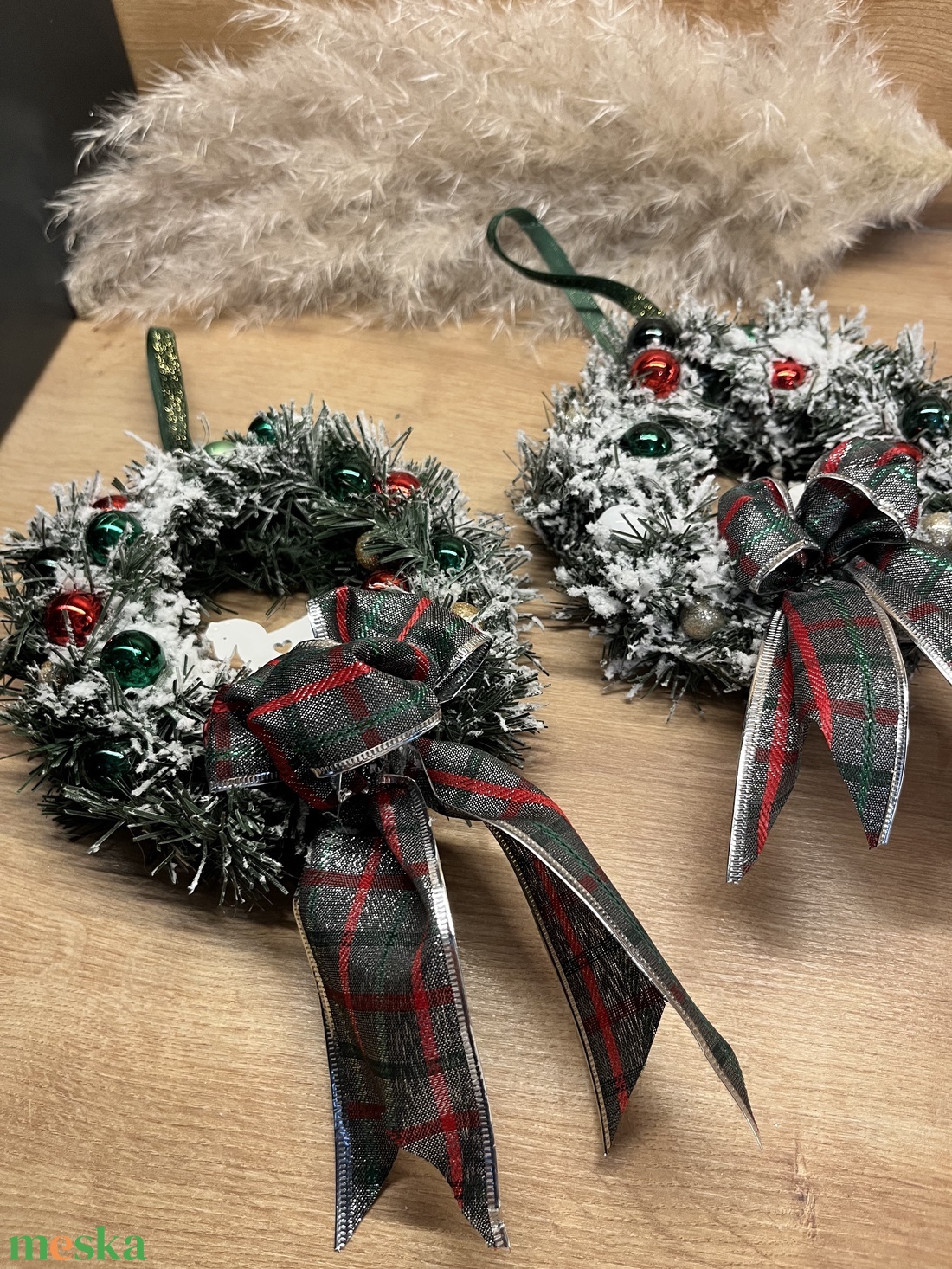 Hintalovas, téli kisebb havas kopogtató, gömbökkel - karácsony - karácsonyi lakásdekoráció - karácsonyi ajtódíszek - Meska.hu