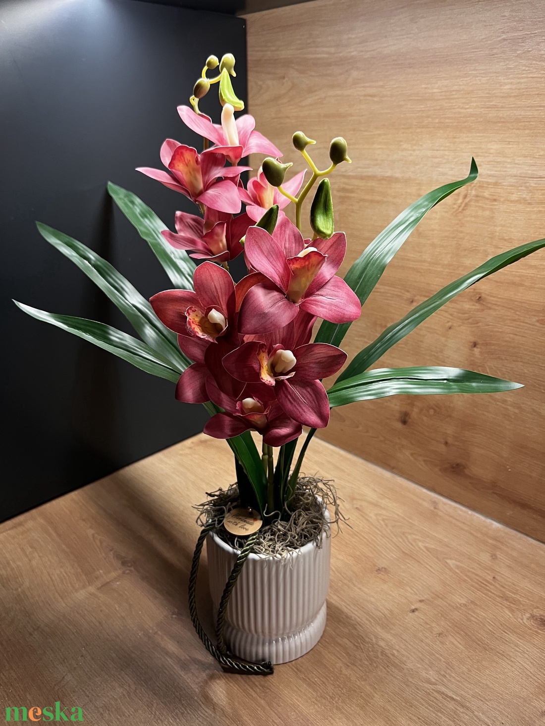 Cymbidium - csónak orchidea / Örök orchidea kerámia kaspóban többféle - otthon & életmód - virágdekoráció - virágdíszek - virágdísz kaspóban - Meska.hu