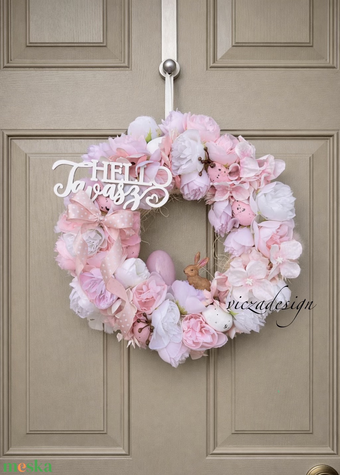 Tavaszi ajtódísz � Hello Tavasz virágkoszorú nyuszival - ünnepi díszek, dekorációk - húsvéti díszek és dekorációk - húsvéti ajtódísz, kopogtató - Meska.hu