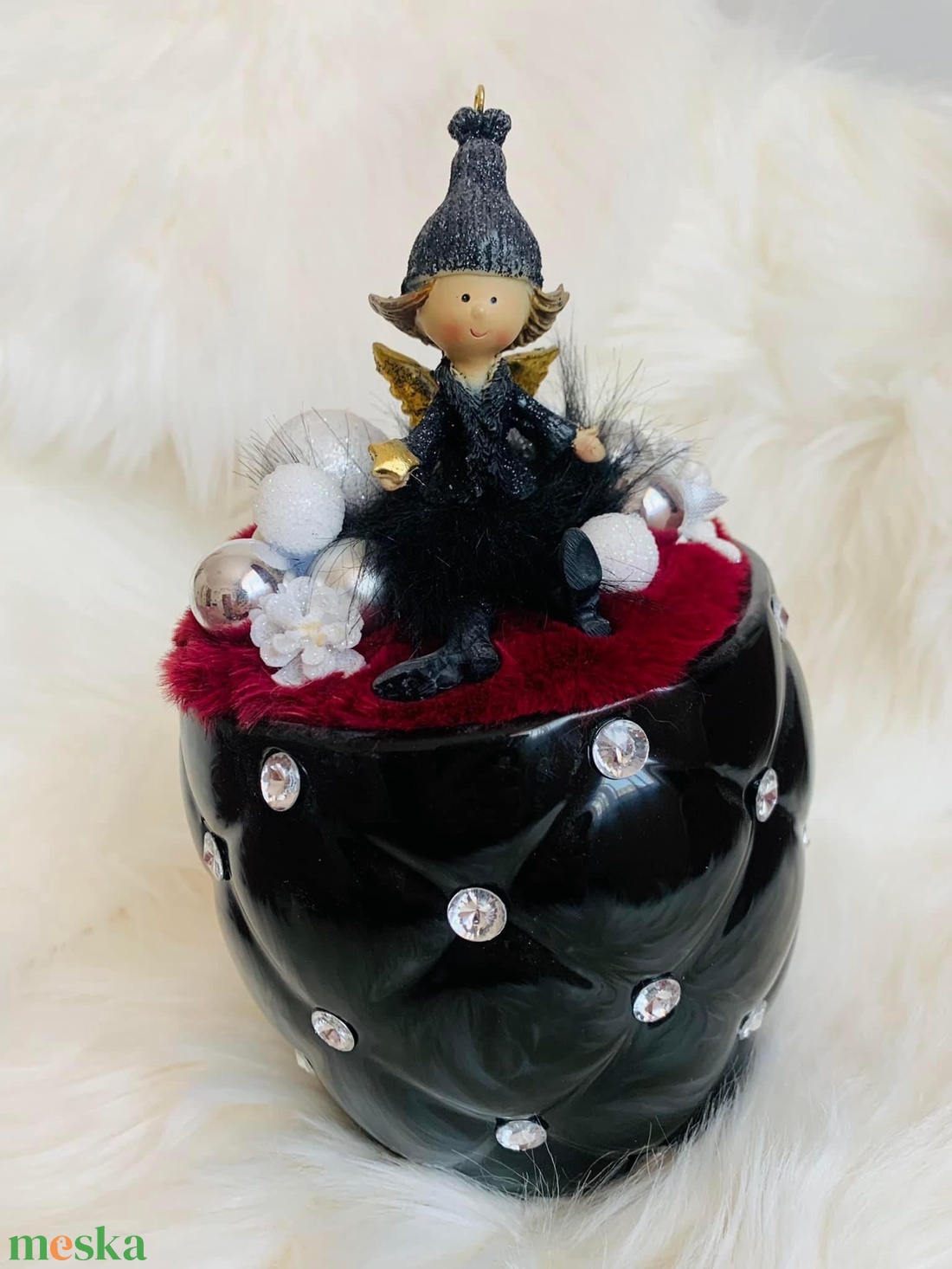 Wesnesday stílusú fekete tündér karácsonyi, téli dekoráció, asztali dísz kristályokkal - karácsony - karácsonyi lakásdekoráció - ünnepi asztaldekoráció - Meska.hu