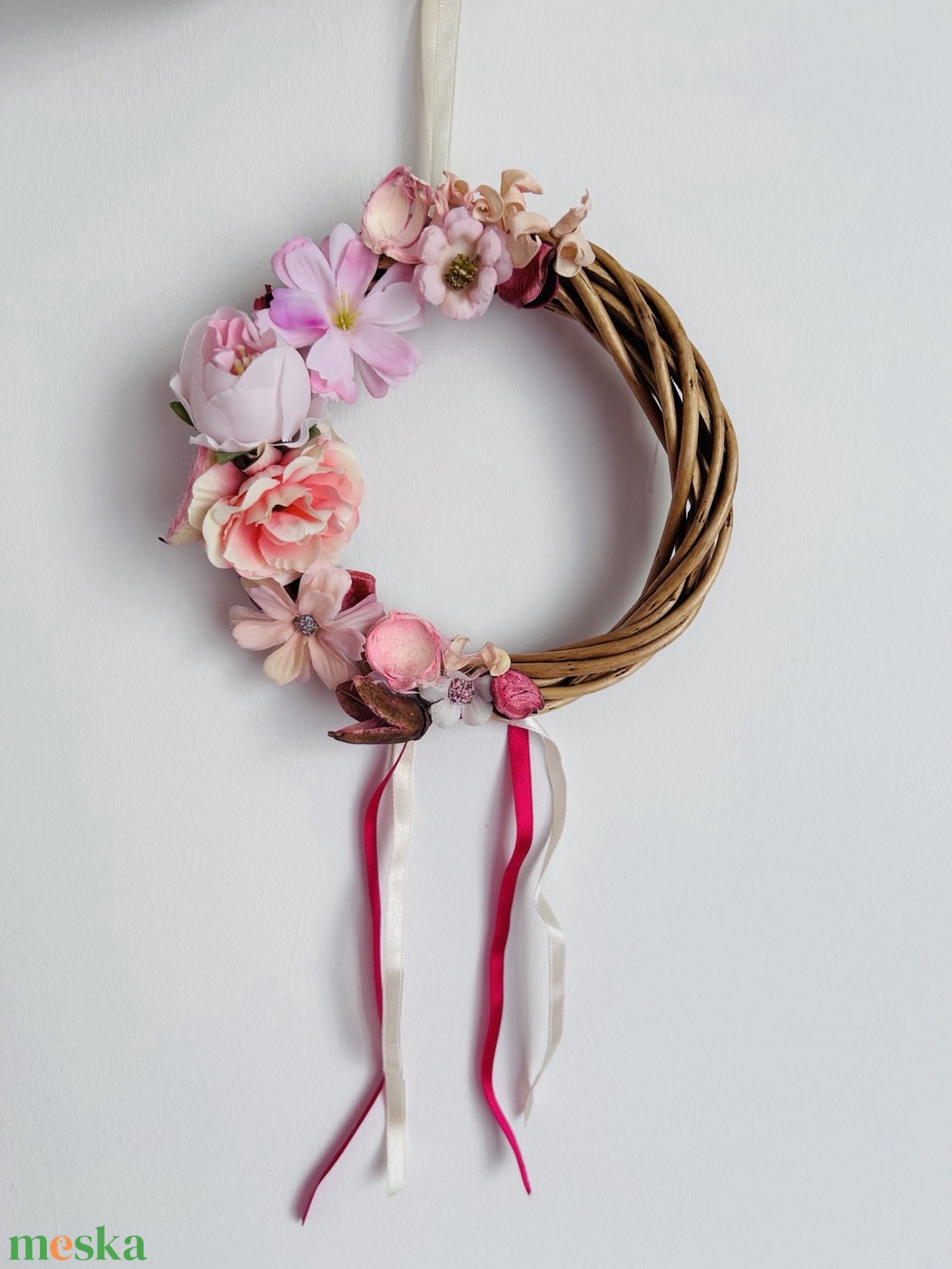 Virágos kopogtató ajtódísz, dekoráció - otthon & életmód - dekoráció - ajtó- és ablak dekoráció - ajtódísz & kopogtató - Meska.hu