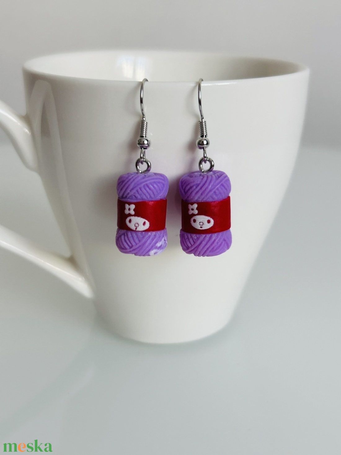 Gombolyag lila kötőfonal fülbevaló - ékszer - fülbevaló - lógó fülbevaló - Meska.hu