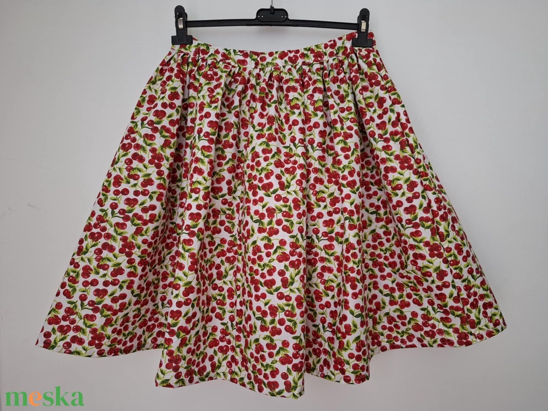 Néptáncos szoknya - Néptánc szoknya - Pörgős rockabilly szoknya - ruha & divat - női ruha - szoknya - Meska.hu Néptáncos szoknya - Néptánc szoknya - Pörgős rockabilly szoknya - ruha & divat - női ruha - szoknya - Meska.hu