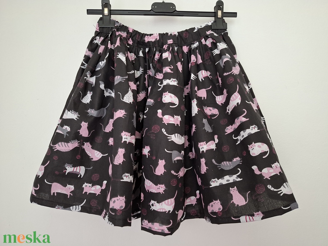 Cicás pörgős szoknya - Néptáncos szoknya - Néptánc szoknya 45 cm - ruha & divat - női ruha - szoknya - Meska.hu Cicás pörgős szoknya - Néptáncos szoknya - Néptánc szoknya 45 cm - ruha & divat - női ruha - szoknya - Meska.hu