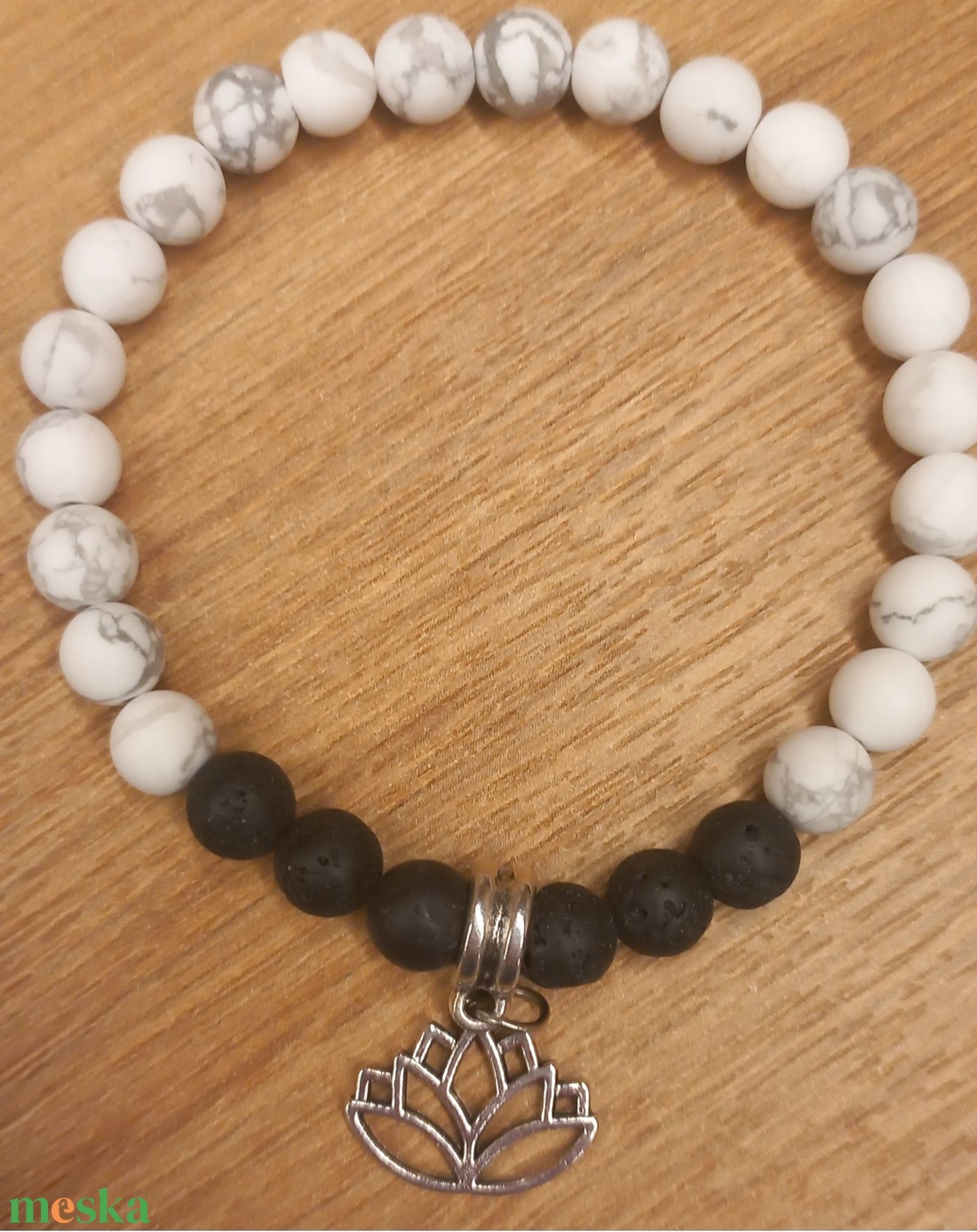  Howlit-lávakő aroma ásványkarkötő - ékszer - karkötő - ásványkarkötő - Meska.hu