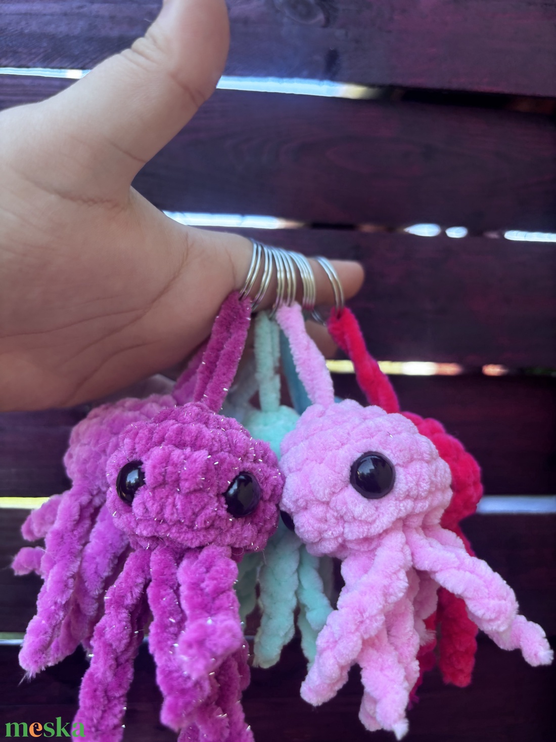 Horgolt polip kulcstartók  - játék & sport - plüssállat & játékfigura - polip - Meska.hu