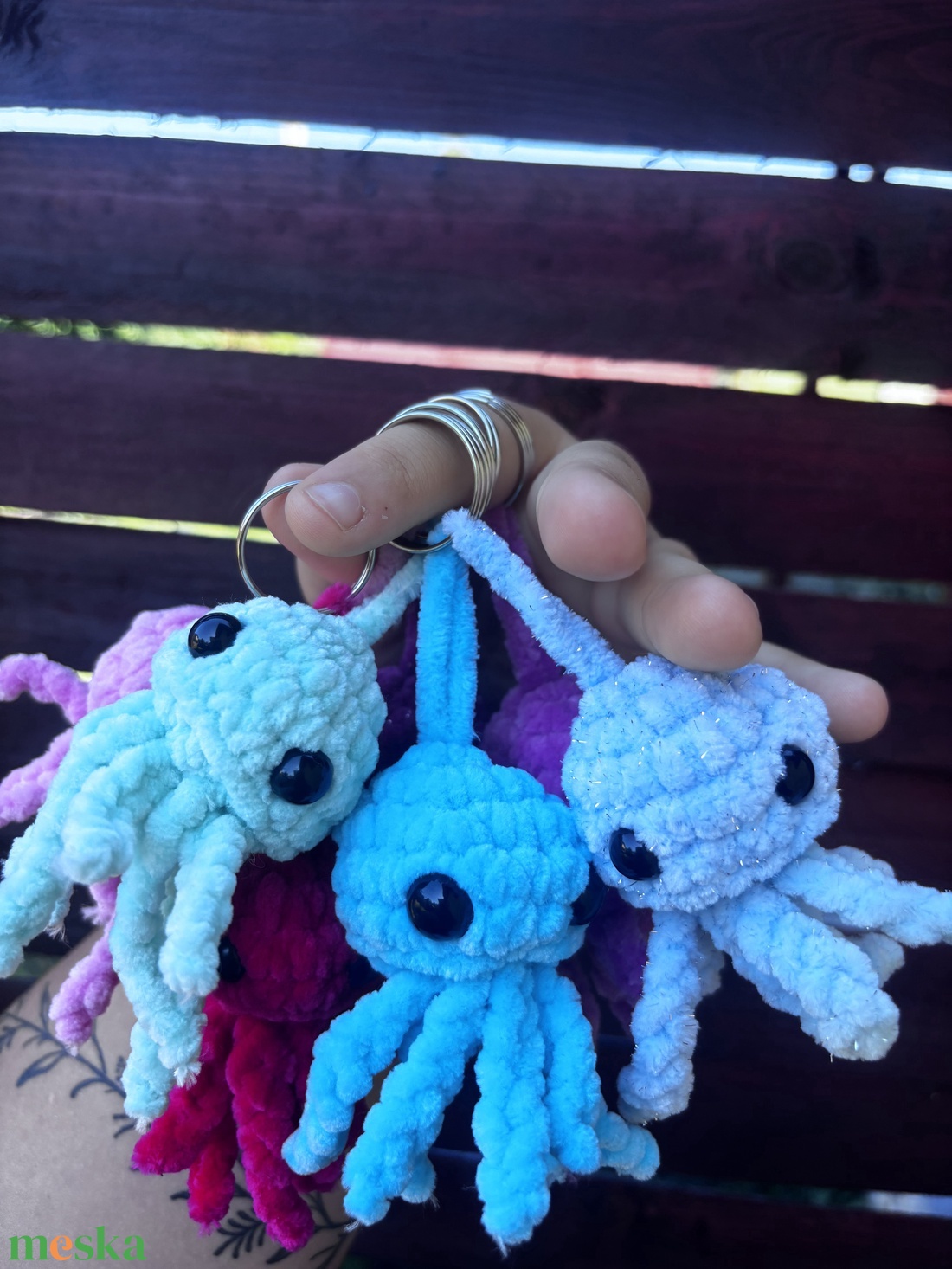 Horgolt polip kulcstartók  - játék & sport - plüssállat & játékfigura - polip - Meska.hu