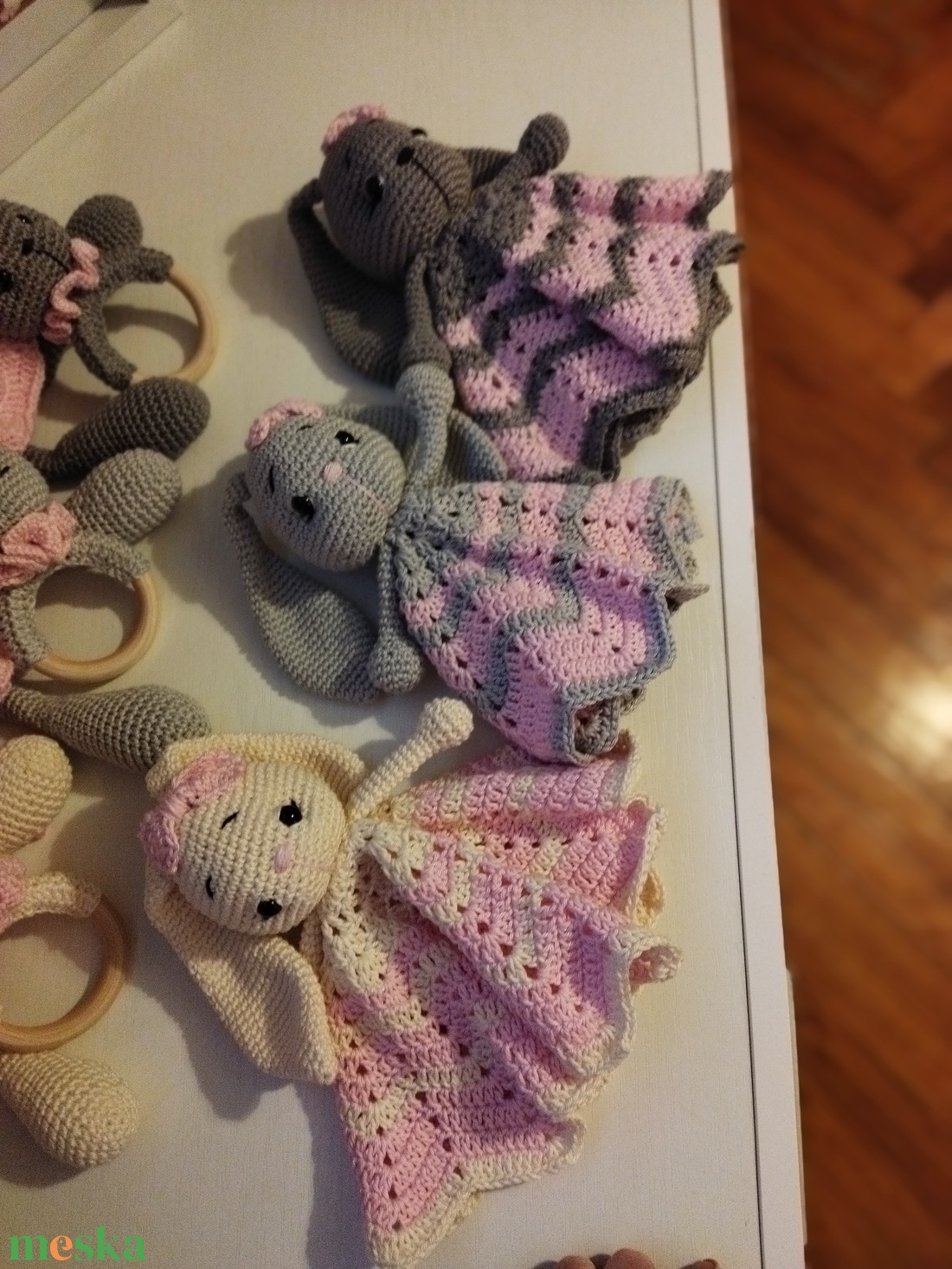 Horgolt nyuszis szundikendő  - otthon & életmód - babaszoba, gyerekszoba - gyerek díszpárna - Meska.hu