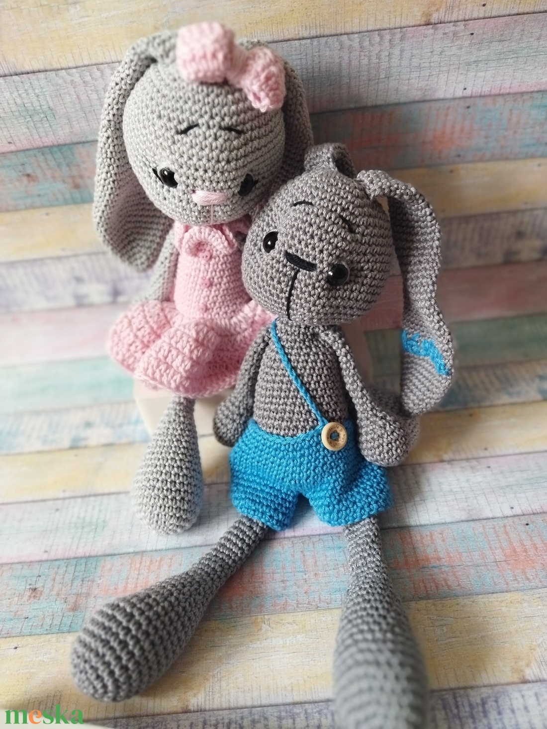 Hosszú fülű horgolt nyuszi, fülén hímzett névvel - játék & sport - plüssállat & játékfigura - nyuszi - Meska.hu