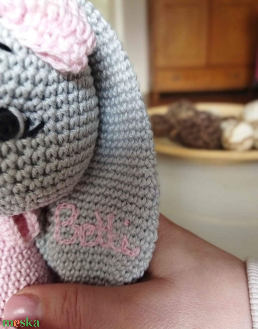 Horgolt nyuszi fülén névvel (30 cm) - játék & sport - plüssállat & játékfigura - nyuszi - Meska.hu